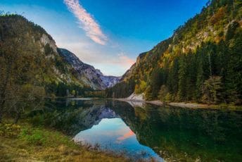 Dragulji durmitorskog kraja oduzimaju dah: Sušičko jezero i vodopad Skakala Dragulji durmitorskog kraja oduzimaju dah: Sušičko jezero i vodopad Skakala