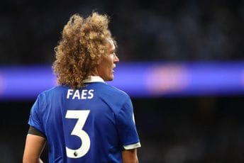 Ovo je nevjerovatno: Igrač Lestera je za sedam minuta postigao dva autogola Ovo je nevjerovatno: Igrač Lestera je za sedam minuta postigao dva autogola