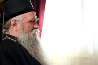 PEN centar i FCJK: Joanikije nastavlja da raspiruje podjele i krčmi crnogorsko nasljeđe, svoju ulogu sveo na poziciju političkoga agitatora