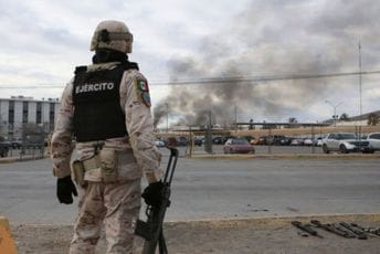 Oklopnim vozilima napali zatvor u Meksiku, najmanje 14 mrtvih Oklopnim vozilima napali zatvor u Meksiku, najmanje 14 mrtvih