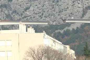 Most u Hrvatskoj nejednakih visina uskoro će biti spojen: "Izgleda kao dva mosta" Most u Hrvatskoj nejednakih visina uskoro će biti spojen: "Izgleda kao dva mosta"