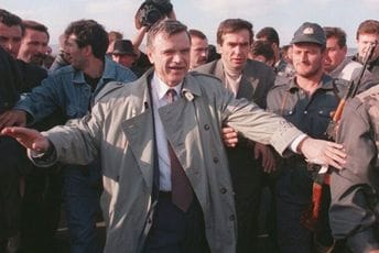 Preminuo Ruslan Hasbulatov - vođa pobune poslanika protiv Jeljcina 1993. Preminuo Ruslan Hasbulatov - vođa pobune poslanika protiv Jeljcina 1993.