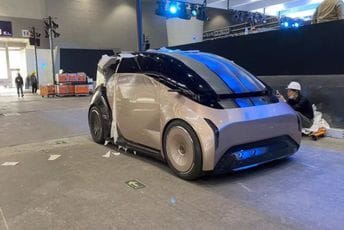 Na sajmu u Kini izgorio futuristički automobil Na sajmu u Kini izgorio futuristički automobil