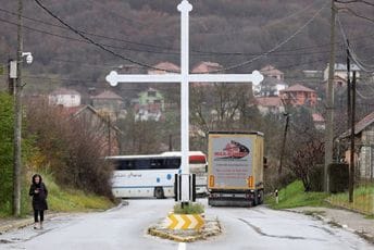 Srbi s Kosova najavili proteste zbog "veleizdaje" Aleksandra Vučića Srbi s Kosova najavili proteste zbog "veleizdaje" Aleksandra Vučića