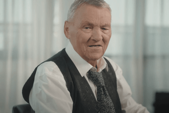 Milatović će posthumno odlikovati Zorana Kalezića Ordenom Crnogorske zastave drugog reda Milatović će posthumno odlikovati Zorana Kalezića Ordenom Crnogorske zastave drugog reda