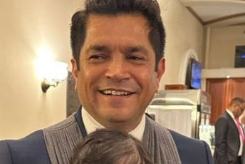 Američki parlamentarac na glasanje za predsjednika Zastupničkog doma došao s bebom Američki parlamentarac na glasanje za predsjednika Zastupničkog doma došao s bebom