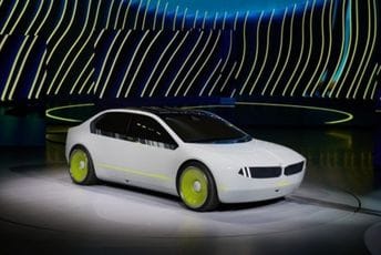 BMW predstavio auto budućnosti: Vozilo razgovara sa ljudima BMW predstavio auto budućnosti: Vozilo razgovara sa ljudima