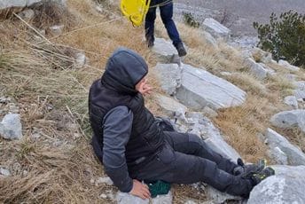 Evakuisan planinar, zbog povrede noge transport helikopterom Evakuisan planinar, zbog povrede noge transport helikopterom