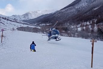 Lavina u francuskim Alpama zatrpala sedmoro skijaša, poginula jedna osoba Lavina u francuskim Alpama zatrpala sedmoro skijaša, poginula jedna osoba