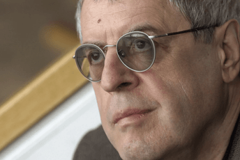 Preminuo pjesnik i esejista Čarls Simić Preminuo pjesnik i esejista Čarls Simić