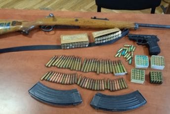 Bijelo Polje: Od tri lica oduzeli lovački karabin, vojničku pušku, gasni pištolj... Bijelo Polje: Od tri lica oduzeli lovački karabin, vojničku pušku, gasni pištolj...