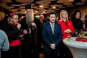 Abazović: Dobro jutro, Crna Goro, na pravom smo putu Abazović: Dobro jutro, Crna Goro, na pravom smo putu