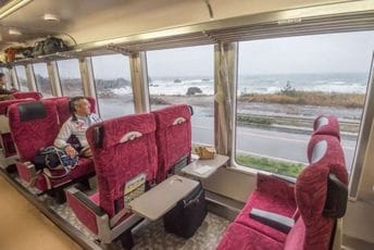 Kakva privilegija: Jedini voz koji u Japanu smije da malo zakasni Kakva privilegija: Jedini voz koji u Japanu smije da malo zakasni