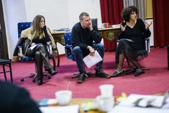 "Samo da je po redu": Lidija Dedović u Gradskom pozorištu režira komad Stefana Boškovića "Samo da je po redu": Lidija Dedović u Gradskom pozorištu režira komad Stefana Boškovića