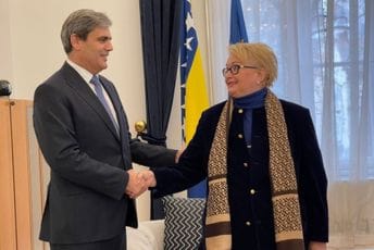 Ibrahimović: Izvinjavam se građanima BiH zbog prisustva Kovača i Damjanovića proslavi u Banjaluci Ibrahimović: Izvinjavam se građanima BiH zbog prisustva Kovača i Damjanovića proslavi u Banjaluci