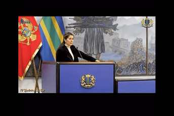 (VIDEO) "Žitije nemaju veze s religijom, Hitler i Staljin harizmatični“: Profesorica barske gimnazije drži „čas filozofije“ u lokalnom parlamentu (VIDEO) "Žitije nemaju veze s religijom, Hitler i Staljin harizmatični“: Profesorica barske gimnazije drži „čas filozofije“ u lokalnom parlamentu