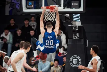 Budućnost Voli moćna u Njemačkoj: Hamburg razbijen, 'plavi' stigli do šestog trijumfa Budućnost Voli moćna u Njemačkoj: Hamburg razbijen, 'plavi' stigli do šestog trijumfa