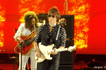 Preminuo legendarni gitarista Džef Bek Preminuo legendarni gitarista Džef Bek