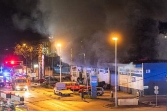 Veliki požar u Splitu: Zapalilo se skladište automobilskih guma Veliki požar u Splitu: Zapalilo se skladište automobilskih guma