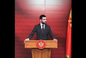 Živković: Podnijećemo krivičnu prijavu protiv Adžića zbog nepostupanja u skladu sa Zakonom o biračkom spisku Živković: Podnijećemo krivičnu prijavu protiv Adžića zbog nepostupanja u skladu sa Zakonom o biračkom spisku