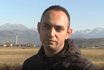 ''Porez plaćamo Zeti, vodu Tuzima, ne znamo gdje smo..." ''Porez plaćamo Zeti, vodu Tuzima, ne znamo gdje smo..."