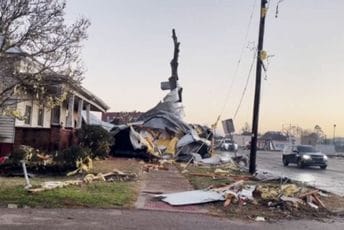 Tornado razorio jug SAD, među poginulima i petogodišnji dječak Tornado razorio jug SAD, među poginulima i petogodišnji dječak