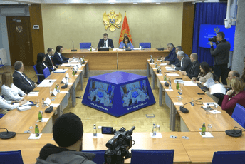 Bojović: Većina građana ovu državu ne doživljava kao majku, nego kao maćehu Bojović: Većina građana ovu državu ne doživljava kao majku, nego kao maćehu