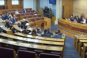 Pred Ustavnim odborom saslušana tri kandidata, Kordić kazala da će razmotriti Živkovićev prijedlog da se ubrza dinamika Pred Ustavnim odborom saslušana tri kandidata, Kordić kazala da će razmotriti Živkovićev prijedlog da se ubrza dinamika