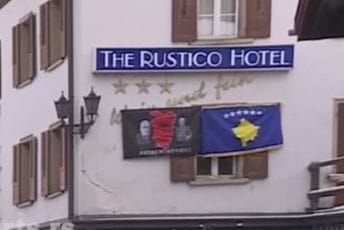 Davos: Zastava Velike Albanije okačena preko puta hotela u kom je odsjeo Vučić Davos: Zastava Velike Albanije okačena preko puta hotela u kom je odsjeo Vučić