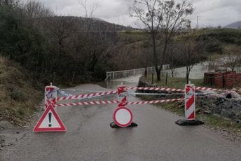 U prekidu saobraćaj na putevima Mojkovac - Đurđevića Tara i Rožaje - Berane