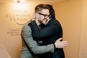 Abazović sa Sorošem: „Otvoren i prijateljski razgovor“ Abazović sa Sorošem: „Otvoren i prijateljski razgovor“