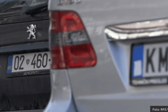Svečlja: Kosovka policija vraća vozila sa KM tablicama izdatim od decembra Svečlja: Kosovka policija vraća vozila sa KM tablicama izdatim od decembra