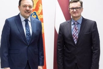 Ministarstvo odbrane: Abazovićeva posjeta Kijevu jedan od vidova solidarnosti sa ukrajinskim narodom Ministarstvo odbrane: Abazovićeva posjeta Kijevu jedan od vidova solidarnosti sa ukrajinskim narodom