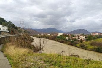 Vodostaj Morače porastao za čak osam metara, najviše kiše palo na Cetinju Vodostaj Morače porastao za čak osam metara, najviše kiše palo na Cetinju