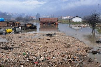 U Beranama kritično: Voda ušla u kuće, mještani strahuju za porodice