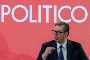 Vučić: Popularnost EU opada u regionu, čak i u Crnoj Gori Vučić: Popularnost EU opada u regionu, čak i u Crnoj Gori