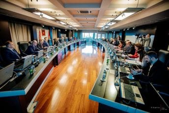 Vlada povukla prijedlog izmjena Zakona o državnom tužilaštvu Vlada povukla prijedlog izmjena Zakona o državnom tužilaštvu