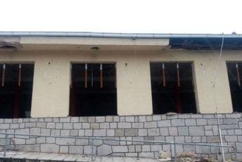 Sa Željezarinog restorana odnijeta čak i PVC bravarija OSTALI SAMO ZIDOVI: Nekadašnji Željezarin restoran