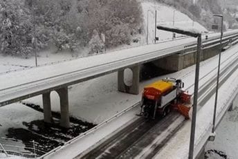 Monteput: Vozite oprezno autoputem, pratite svjetlosnu signalizaciju Monteput: Vozite oprezno autoputem, pratite svjetlosnu signalizaciju