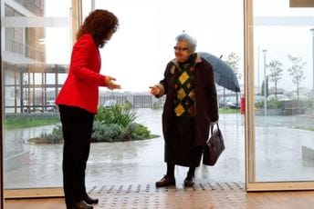 Čuvena Rosanda Kovijanić prva stanarka Doma za stare: Mladi misle da starost nikad neće doći Čuvena Rosanda Kovijanić prva stanarka Doma za stare: Mladi misle da starost nikad neće doći