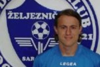 Bivši fudbaler Željezničara i Veleža podlegao povredama nakon što je napadnut ispred zgrade Bivši fudbaler Željezničara i Veleža podlegao povredama nakon što je napadnut ispred zgrade