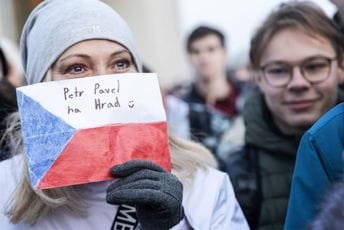 Češka: U petak drugi krug, ankete favorizuju Pavela Češka: U petak drugi krug, ankete favorizuju Pavela