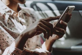 Predsjednik poručio muškarcima: Ne provjeravajte telefone vaših supruga, ne petljajte se u njihove slobode Predsjednik poručio muškarcima: Ne provjeravajte telefone vaših supruga, ne petljajte se u njihove slobode