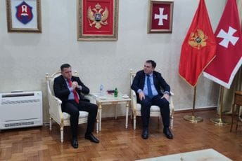 Vojinović i Đurašković razgovarali o problemima škola na Cetinju Vojinović i Đurašković razgovarali o problemima škola na Cetinju