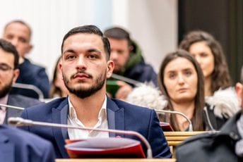 Šećerović: Odlazak mladih iz Crne Gore – alarm koji niko ne čuje Šećerović: Odlazak mladih iz Crne Gore – alarm koji niko ne čuje