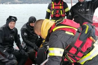 Ronioci pronašli tijelo dječaka kod Rta Oštro Ronioci pronašli tijelo dječaka kod Rta Oštro