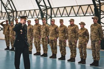 Pripadnici Vojske Crne Gore upućeni na zadatke očuvanja mira u svijetu Pripadnici Vojske Crne Gore upućeni na zadatke očuvanja mira u svijetu