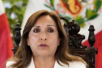 Predsjednica Perua od parlamenta zatražila da zakaže izbore za kraj godine Predsjednica Perua od parlamenta zatražila da zakaže izbore za kraj godine