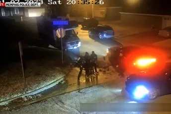 SAD: Objavljen snimak policajaca koji su nasmrt pretukli mladića