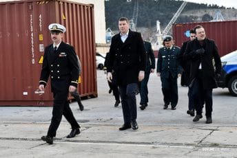 Adžić posjetio američki brod USS James E. Williams Adžić posjetio američki brod USS James E. Williams